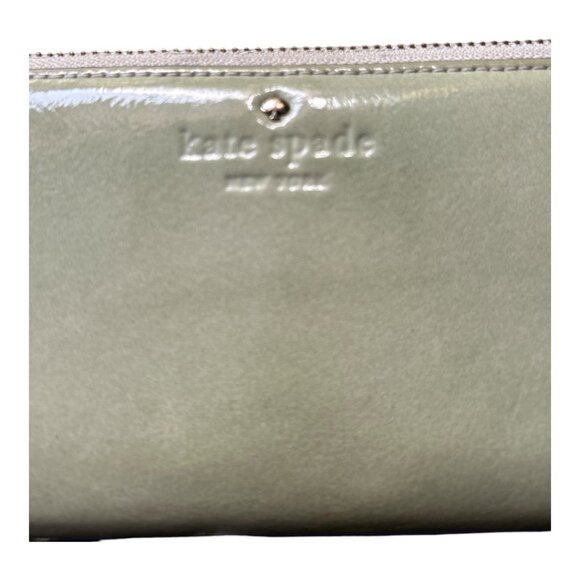 Pre-loved KATE SPADE Grey Patent Leather Zip Around Wallet - Picture 7 of 7